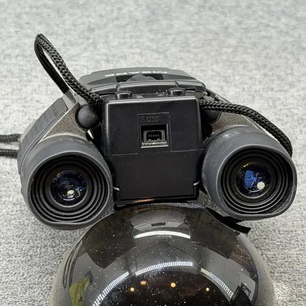 Old Y2K Meade CaptureView 8x22 Integrated Low Pixel Digital Camera Binoculars